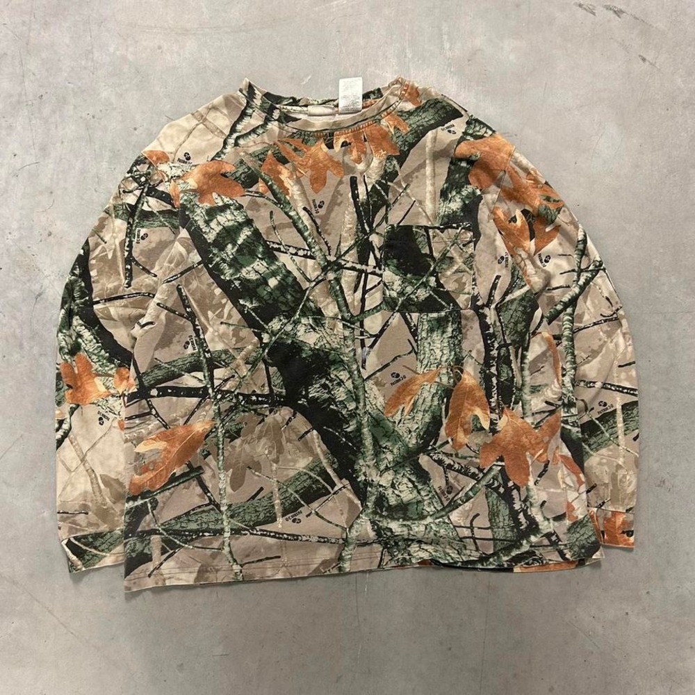 Vintage Camo Longβ Sleeve Shirt